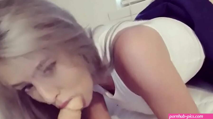 GORGEOUS GIRL SUCKING DILDO ON WEBCAM FACIAL CUMSHOT