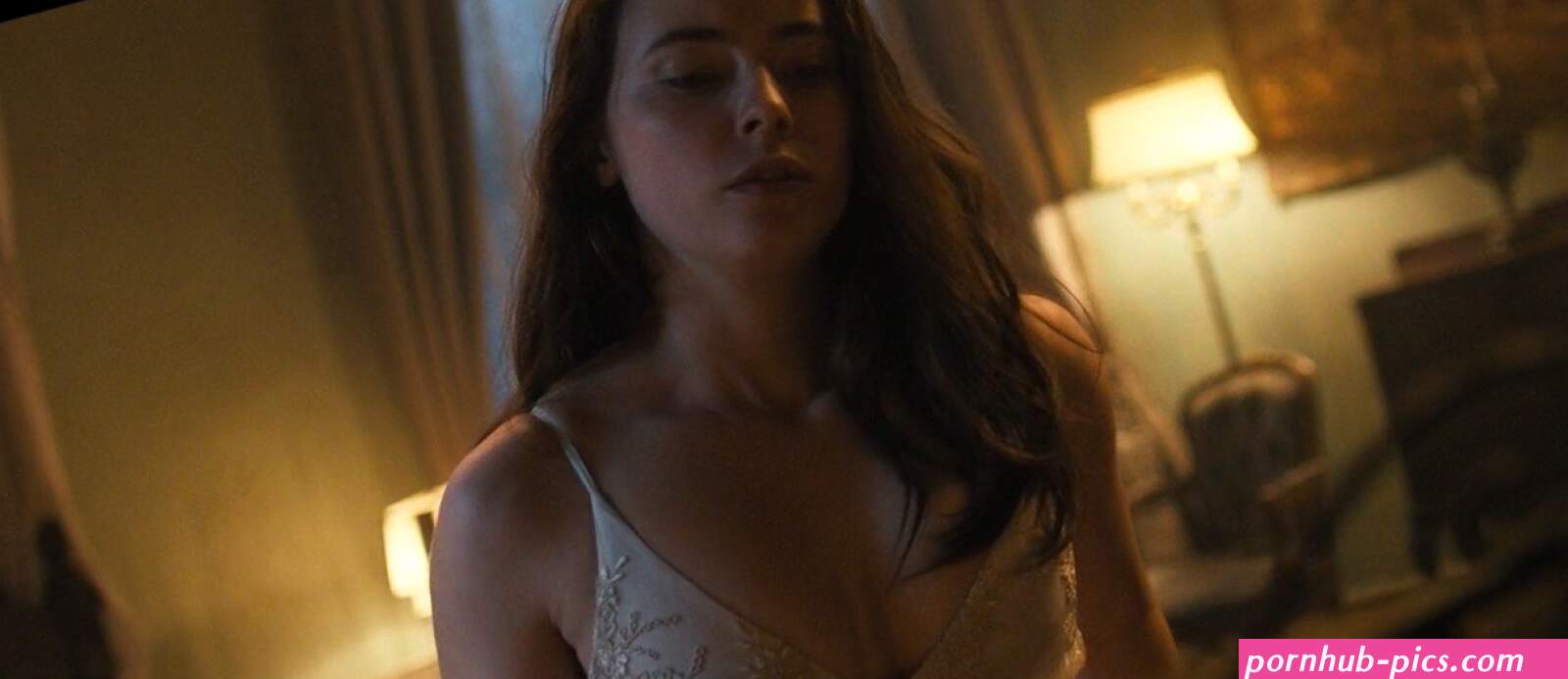 Freya Allan Naked