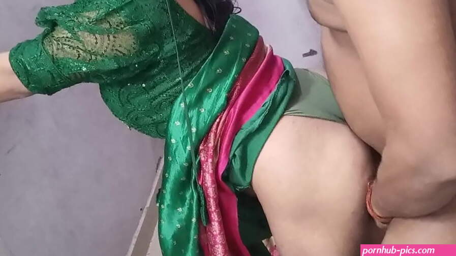 Indian Desi Bhabhi Fucked in hot green Silk Saree.