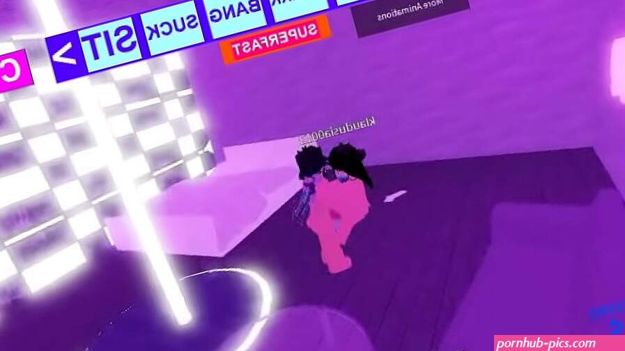 Roblox Chica sexy en un condominio