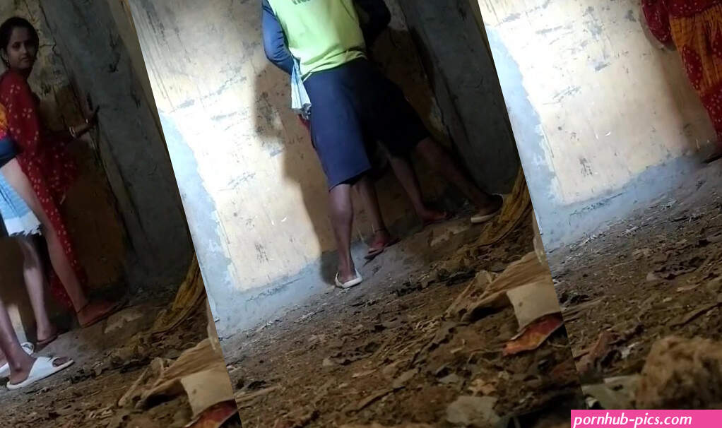 Marathi nagarpalika cleaner fucking bihari randi in saree