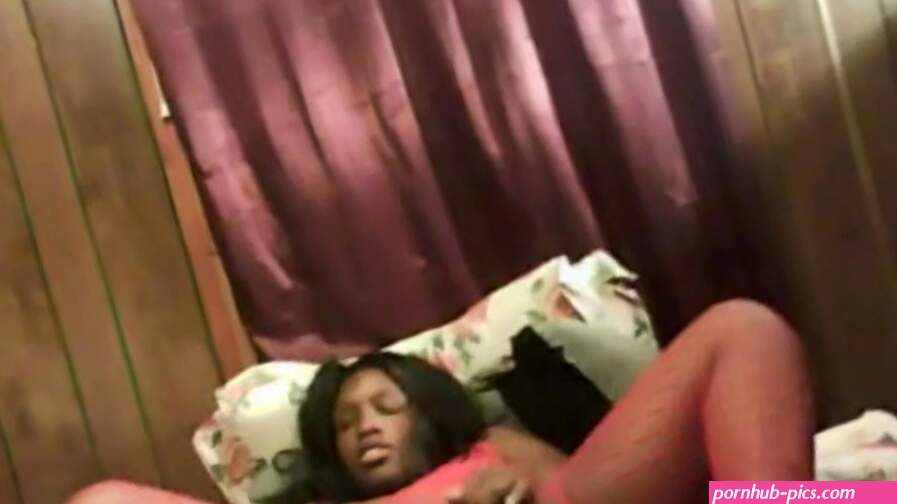 black girl smoking and squirtin