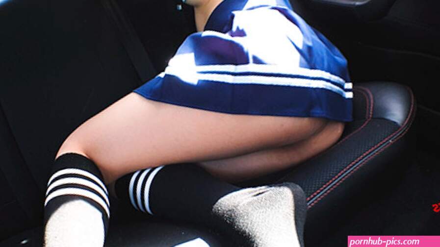 Sex in the car with hot college girl