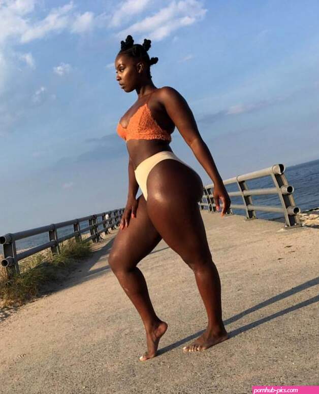 Mwanamke mweusi ana mvuto