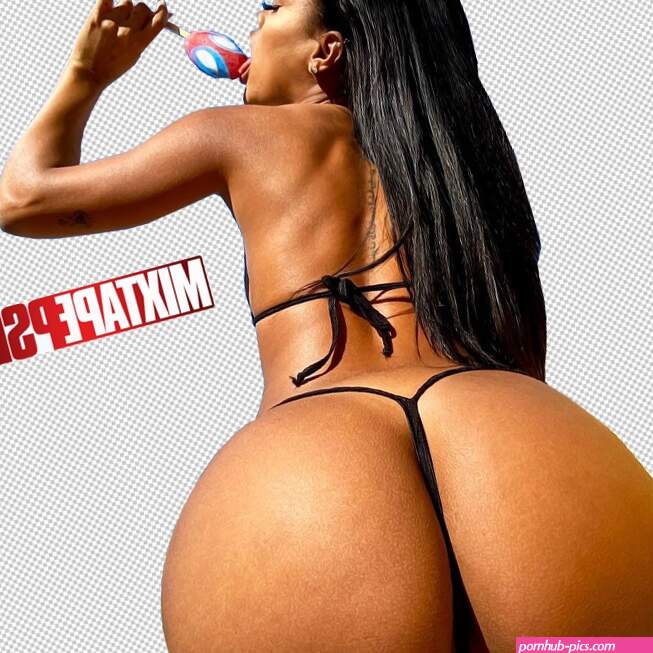 Sexy Big Ass Model PNG 2