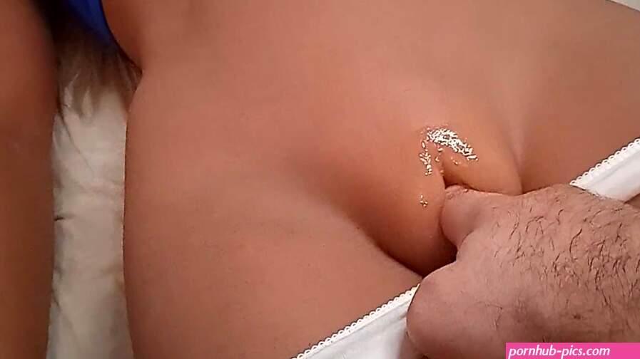 SOLO GIRL MASTURBATING