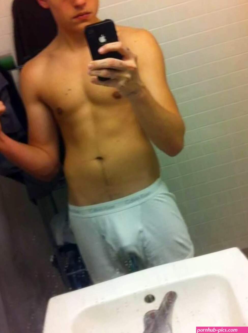 Dylan Sprouse Nude Leaks Via Tumblr