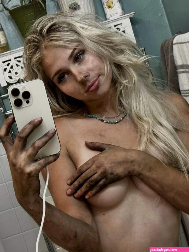 Lindsaybercosky Nude Leaked OnlyFans
