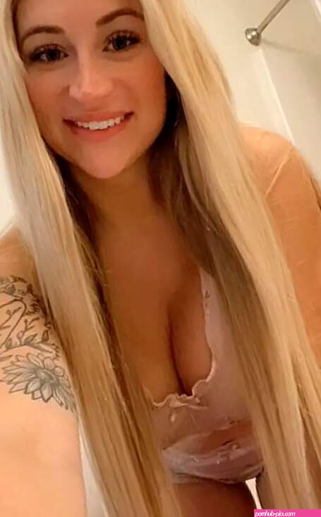 Update: The Teacher Suspended for Having an OnlyFans Account Has Resigned to Focus on Her Art