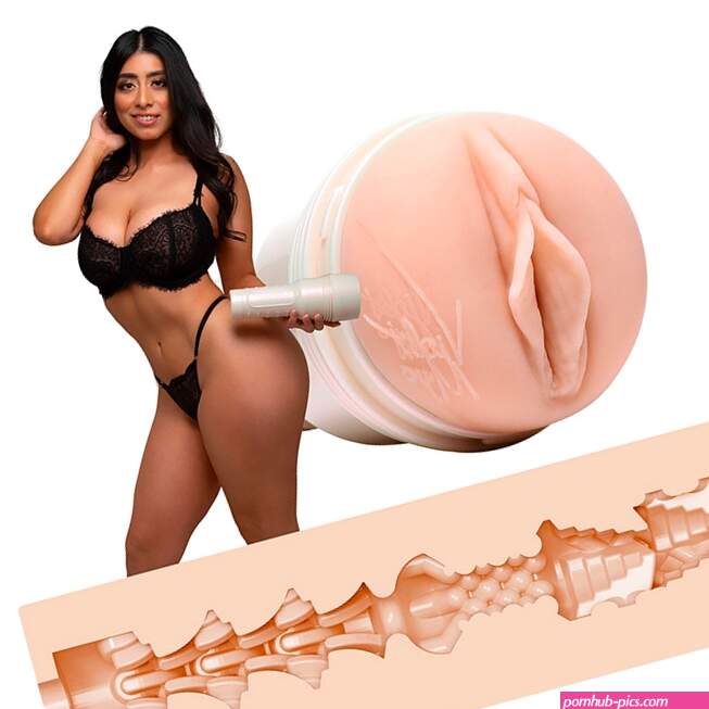 Fleshlight Violet Myers Waifu