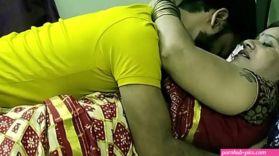 Amazing Sex with Indian xxx hot aunty at home! with clear hindi audio