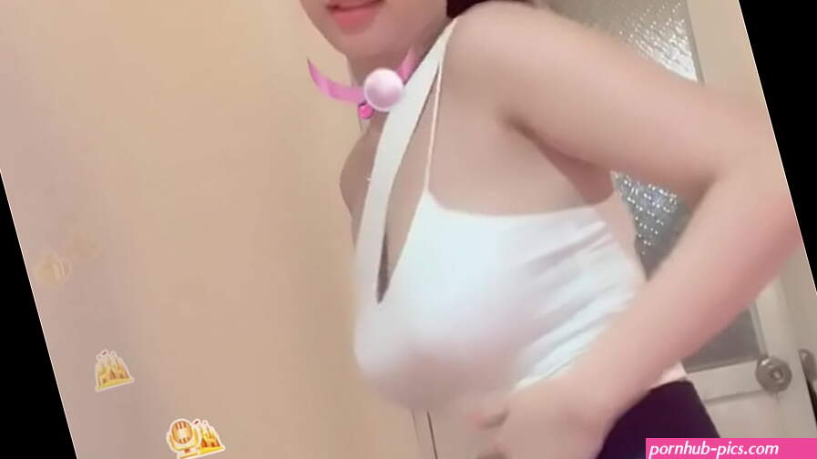 Big tits girl Bigo live
