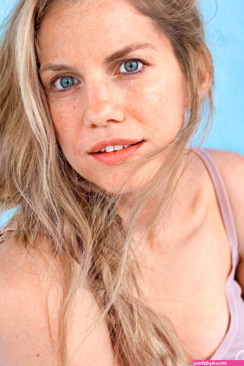 Anna Chlumsky Desnuda En Veep The Best Porn Website 6630