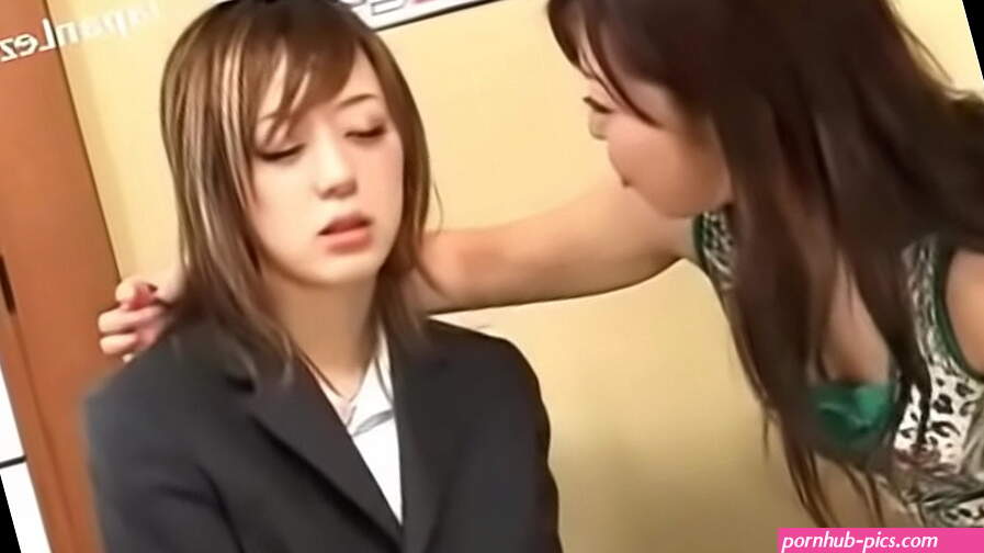 Young Girl Getting Hypnotized By Lady To Her Pussy Licking
