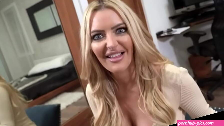 Hot Big Ass MILF With Big Tits Blowjob POV