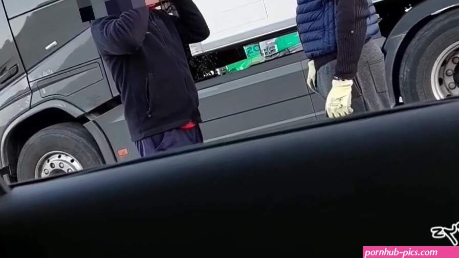 Francaise Propose Une Fellation Gratuite à un Chauffeur Routier Si Il La Laisse Filmer La Scene