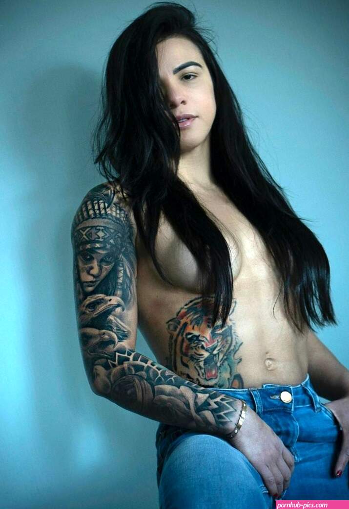 Claudia Gadelha Leaked
