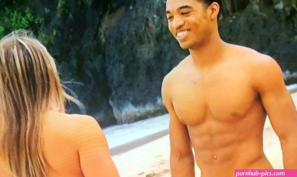 Engineering student strips down in VH1s Dating Naked