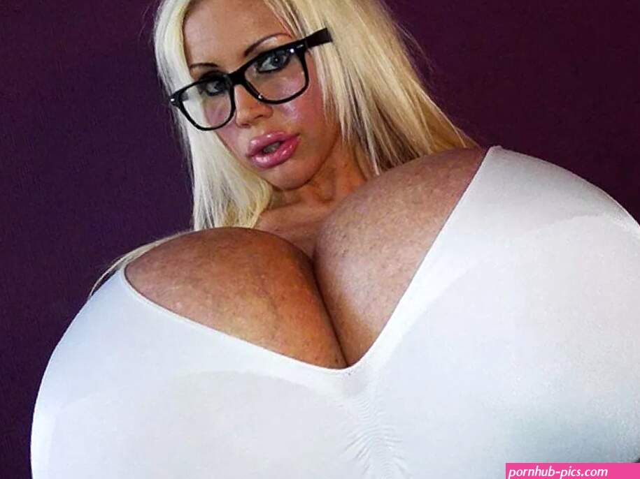 Beshine: Worlds biggest fake BOOBS belong to German adult model