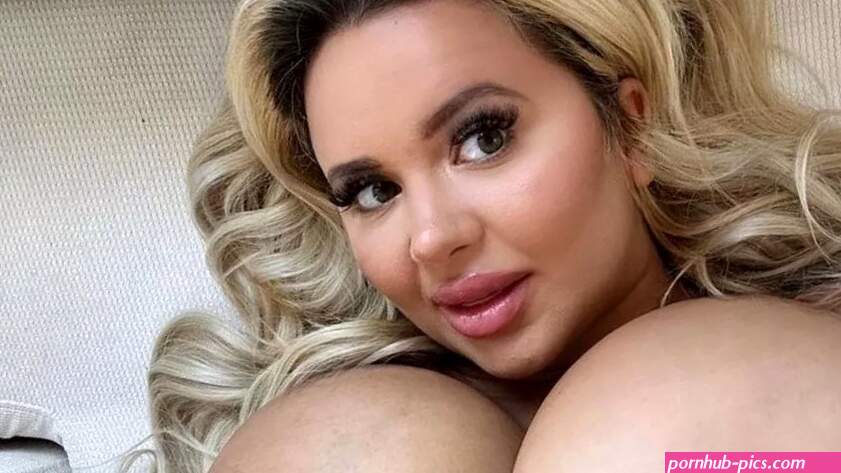 Phoenix Marie Risque Print Blonde Model Pretty Woman Morocco
