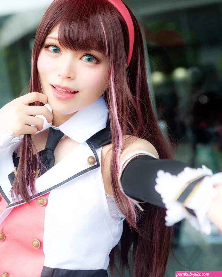 Kizuna AI Nude Cosplay