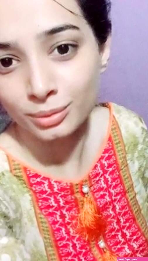Sexy Paki girl leaked pics