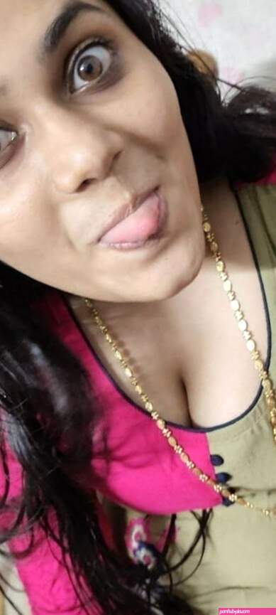 Big boobs mallu housewife nude leaks captured by husband