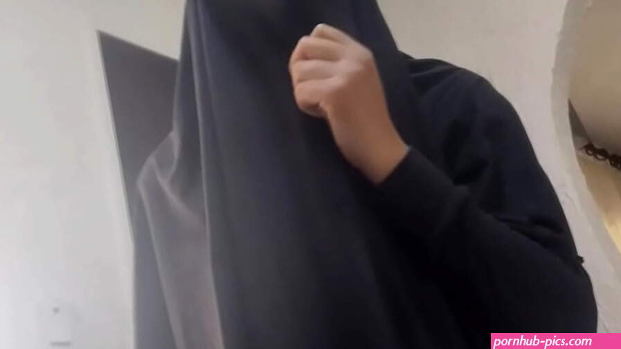 Arab MILF Masturbates Squirting Pussy To Rough Orgasm On Webcam While Wearing Niqab Porn Hijab XXX