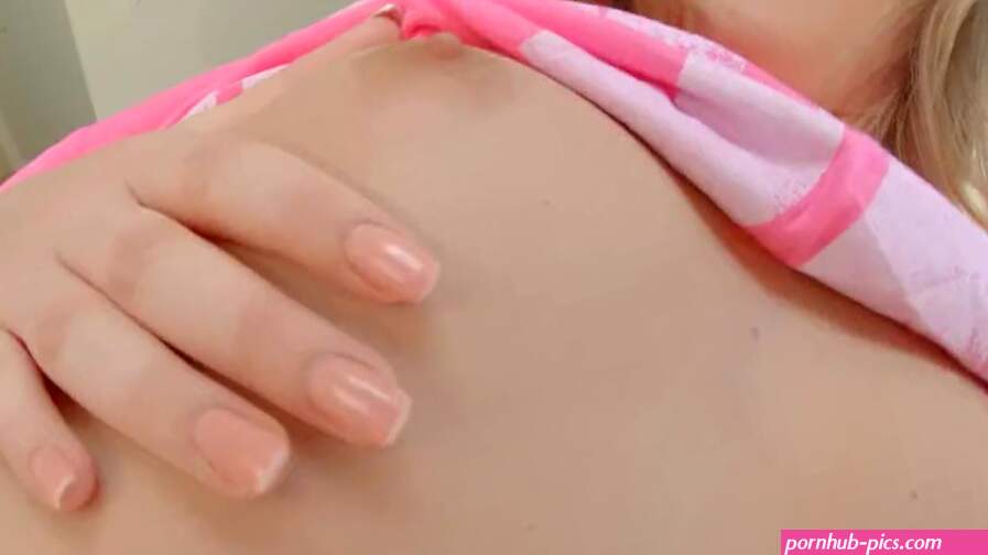 Give Me Pink Cute russian plays until she cums