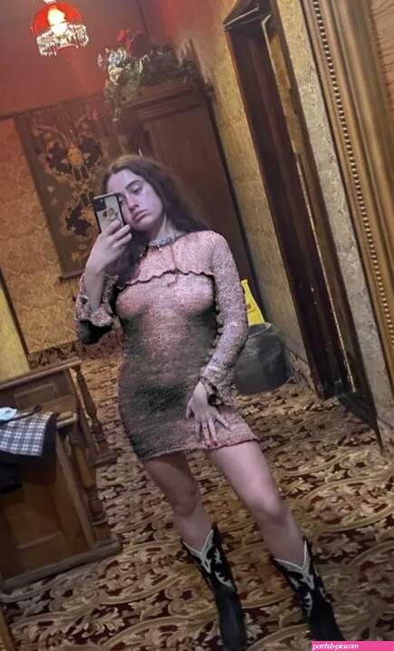 Rachel Anne Sennott Nude OnlyFans Leak Picture t7LFsC56JV