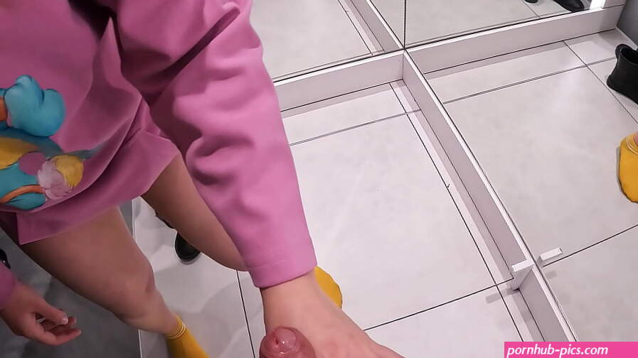 Public Sex In The Mall