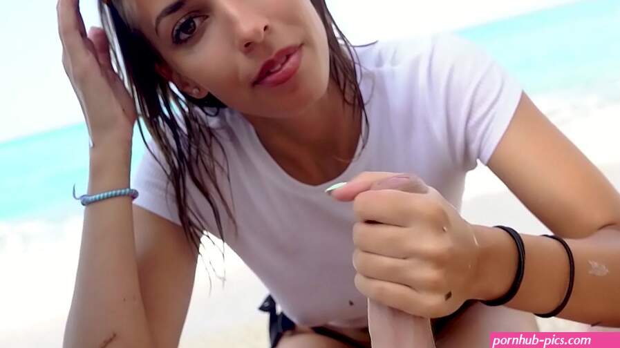 Horny Girlfriend Gives Sloppy Blowjob In Public Place