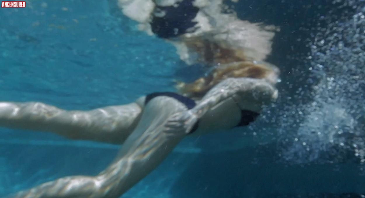 Amanda Schull nude pics page