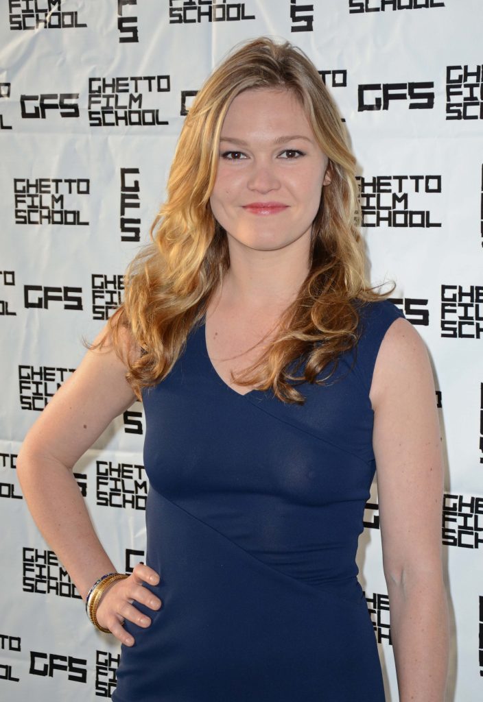 Julia Stiles Nude Sexy