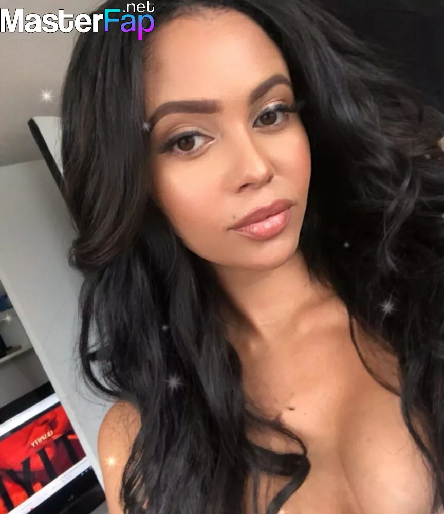 Vanessa Morgan Nude OnlyFans Leak Picture EHtulhz4no