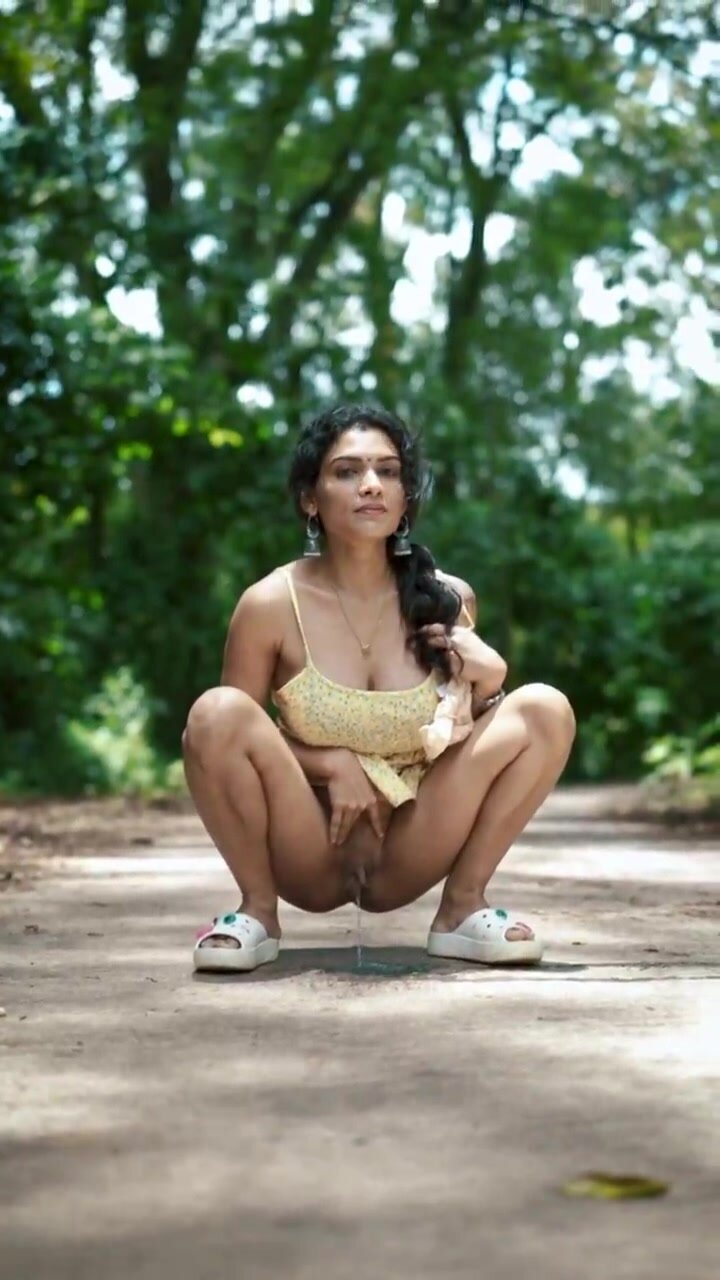 Peeing 1: Pissing Resmi