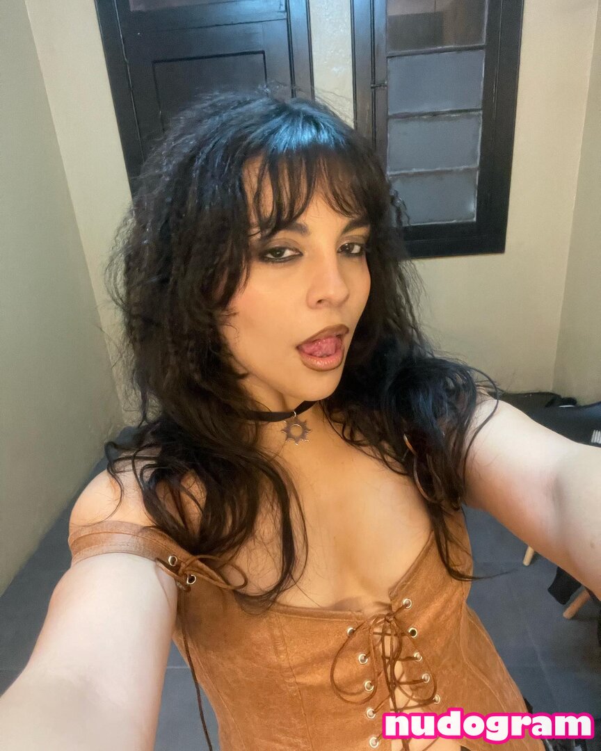 Mariana de Miguel girlultra skinnyvacuumvik Nude Leaks OnlyFans Photo 7