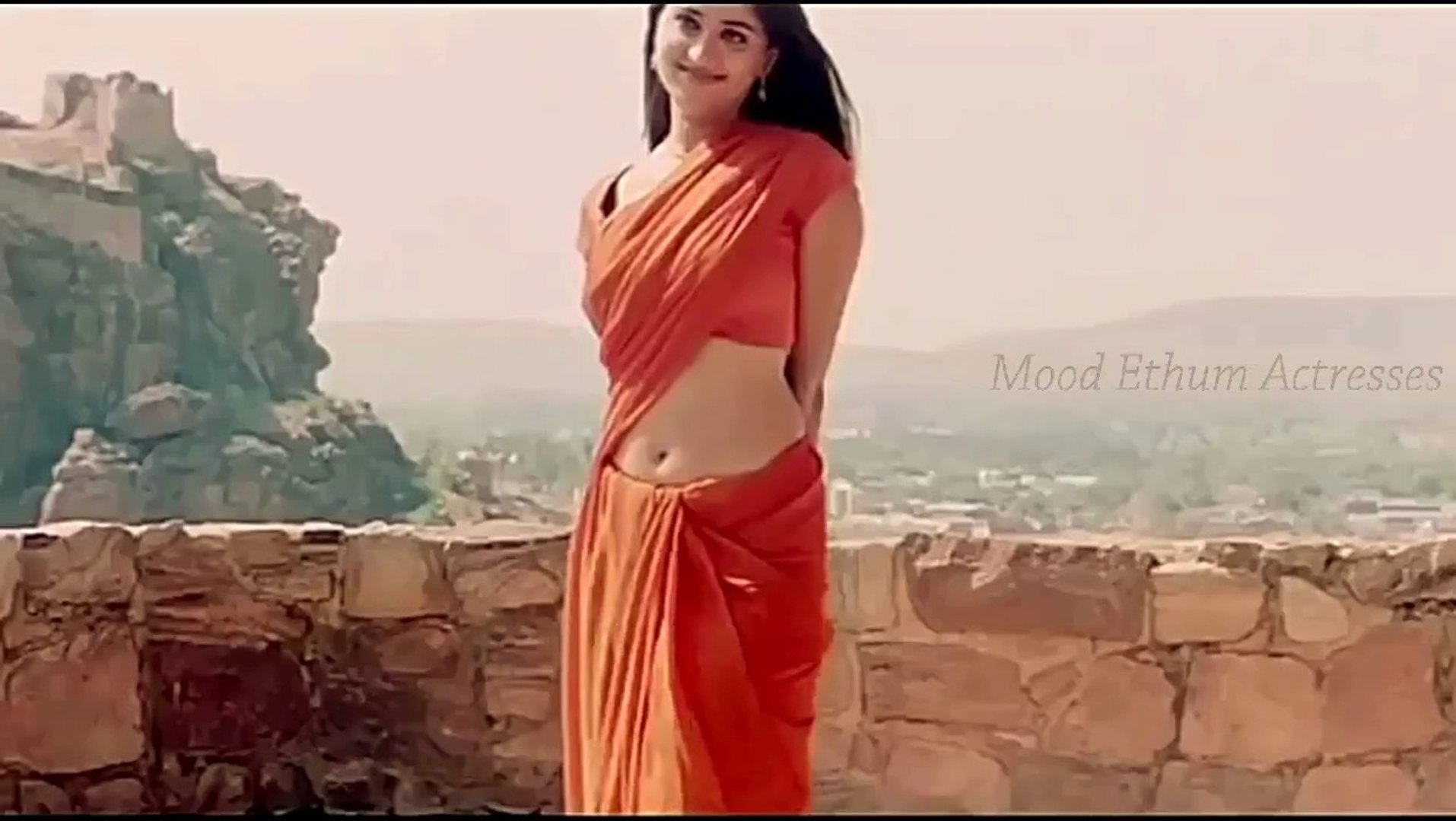 Anushka Hot Navel Show