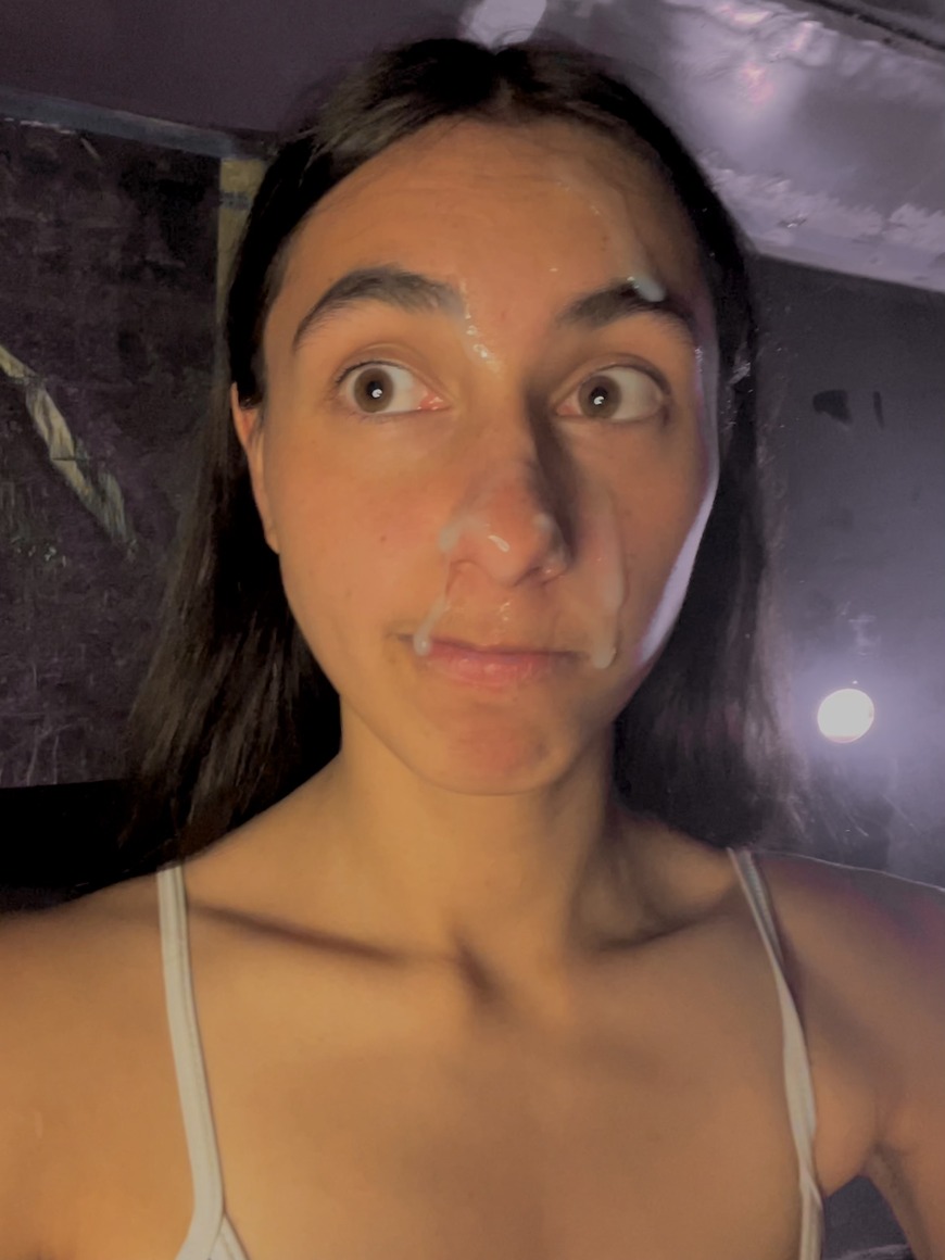 Bedtime blowjob with a facial