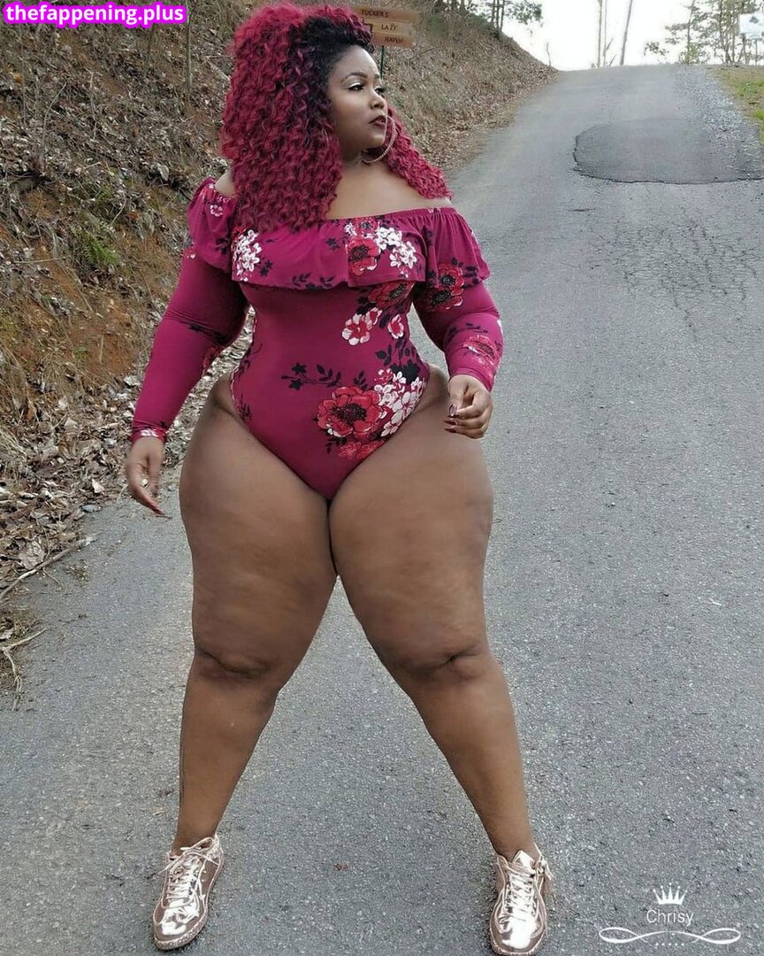 Curvy Curly Chrisy Nude OnlyFans