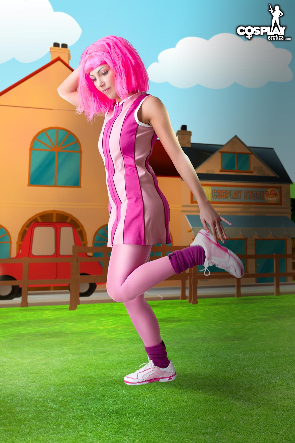 Devorah Nude in Stephanie from Lazy Town