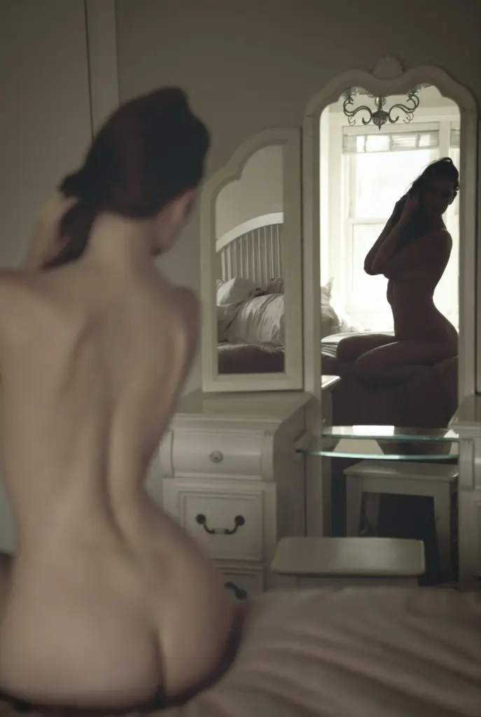 Trending Nude Mirror Selfies Inspirations 2025 With Images