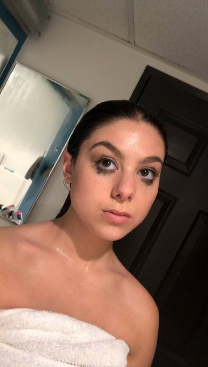 Kira Kosarin Nudes And Porn Leaked!