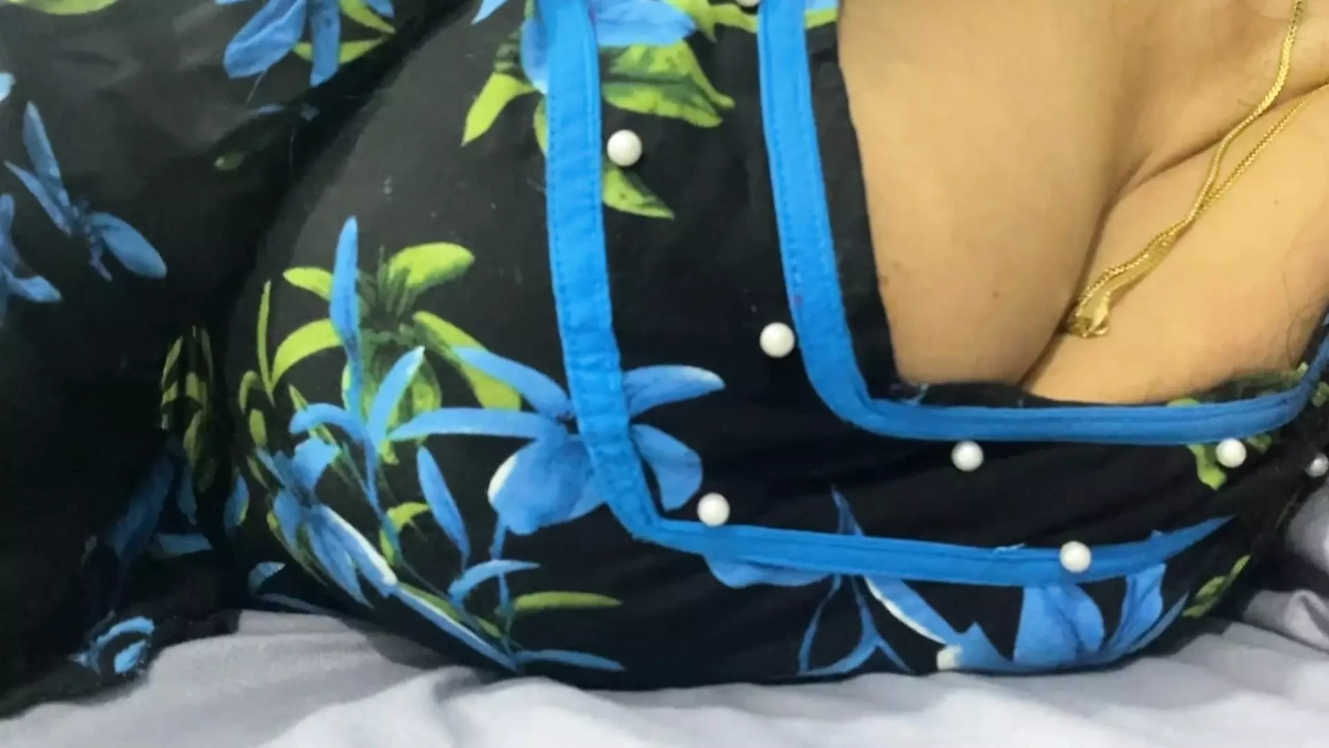 Tamil Huge Boobs and Sexy Body Alert on Bedy Someone Take Captured