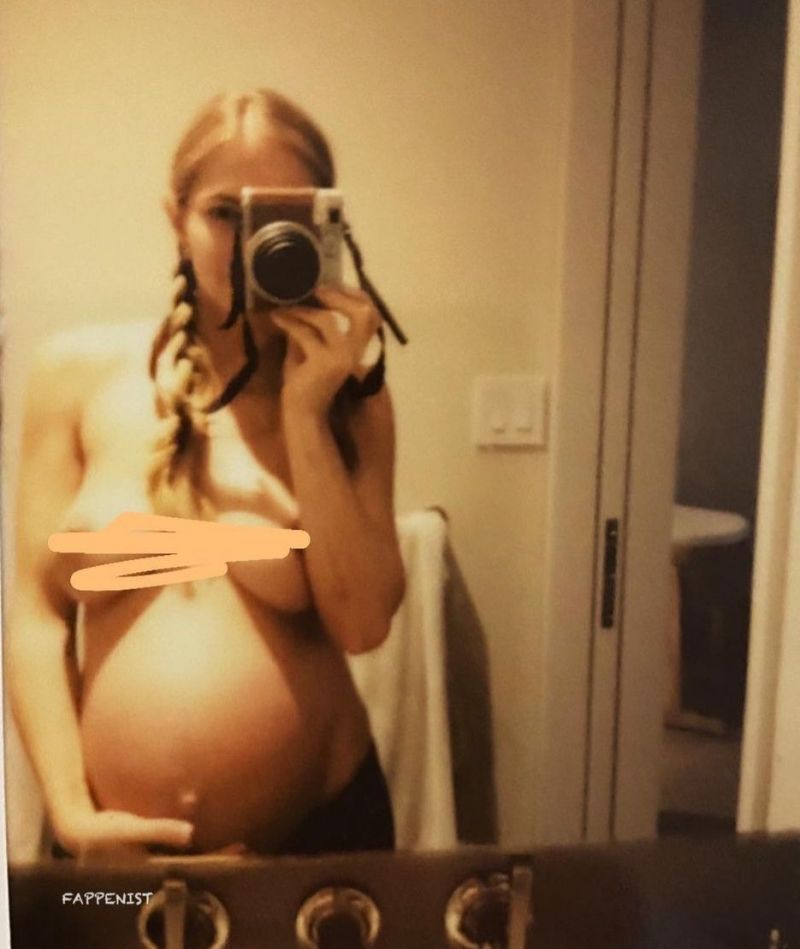Emily Wickersham Nude Pregnant