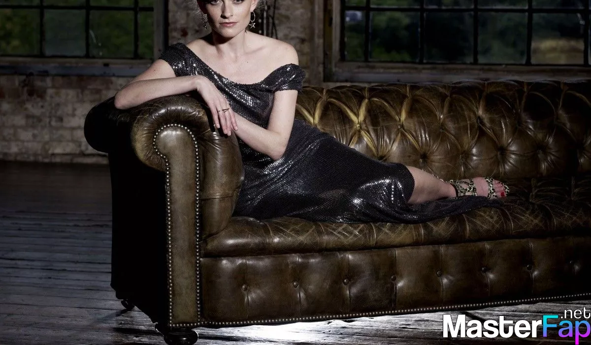 Lara Pulver Free Nudes Album 34 Pictures