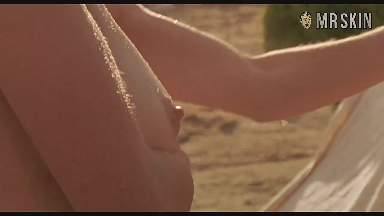 Elisabeth Shue: Every Nude Scene