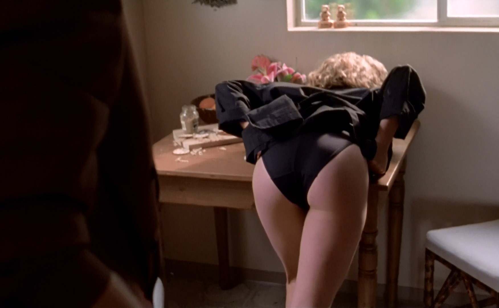 Elizabeth Shue