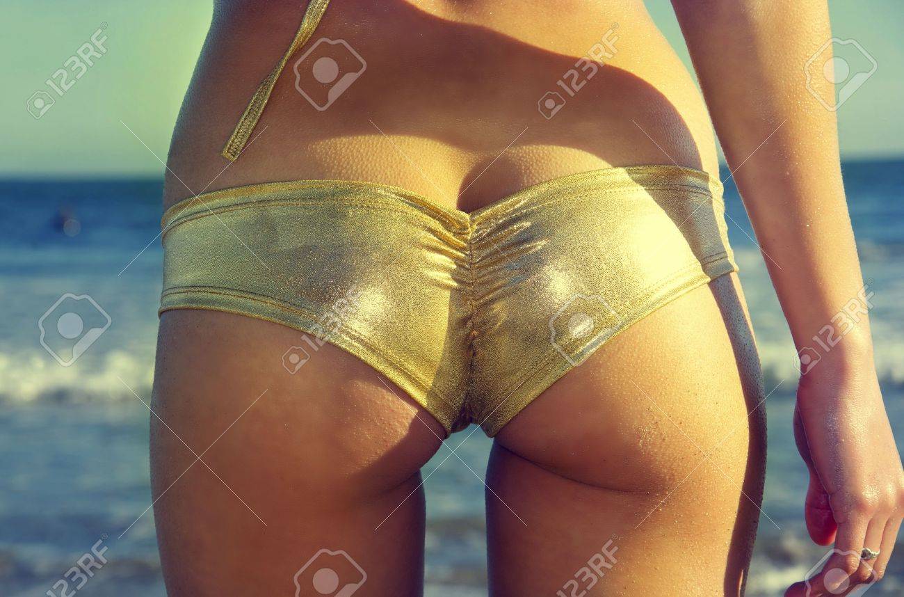 Sexy Beach Babe With Perfect Ass -. Image 17545376