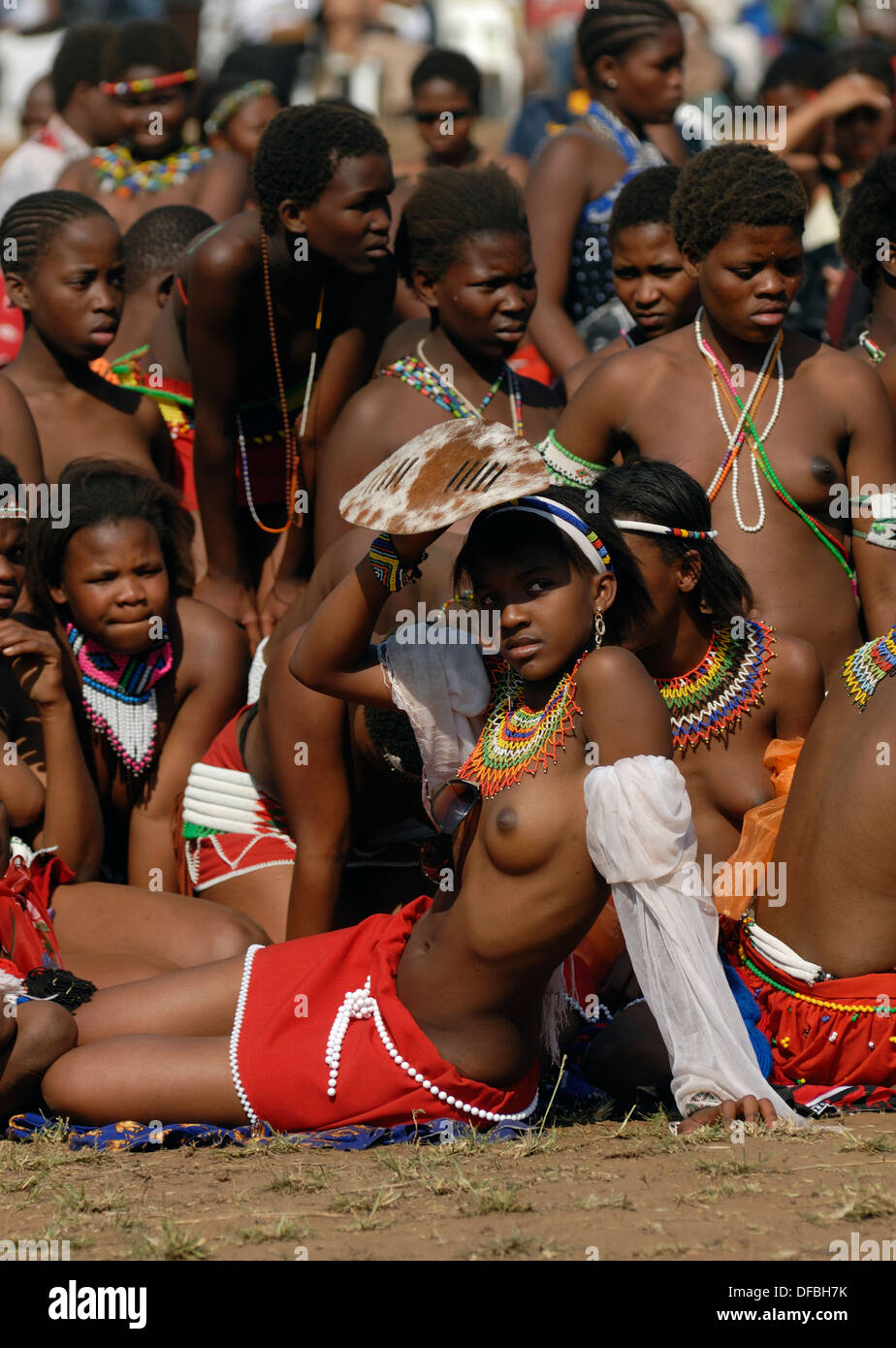 Zulu girls hi-res stock photography and images